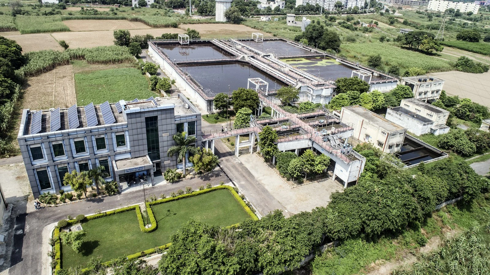 Xử lý nước thải đạt chuẩn, hóa chất có sẵn trong kho