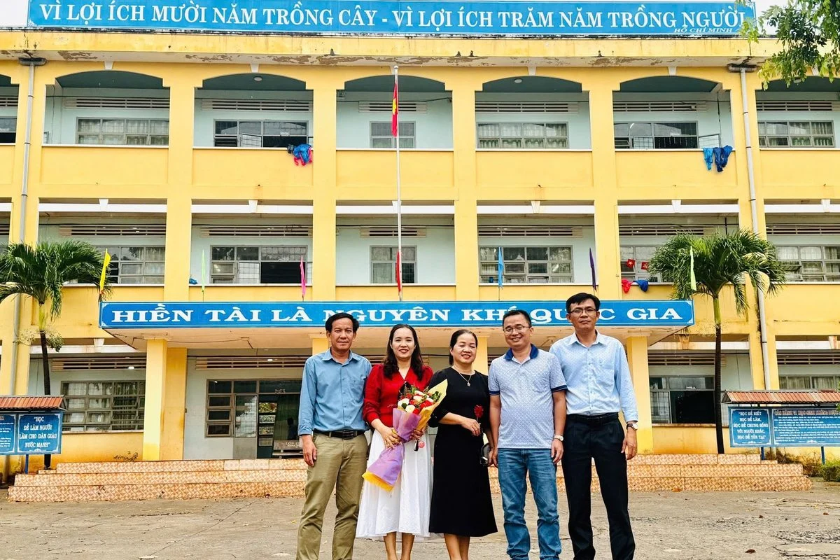 Gặp gỡ thầy cô nhà trường