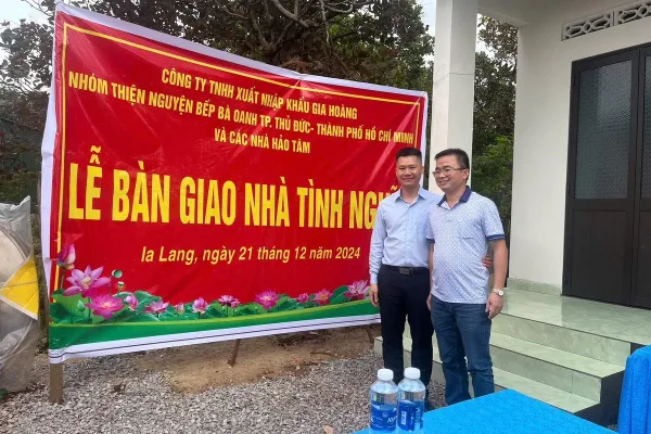Lễ bàn giao nhà tình nghĩa