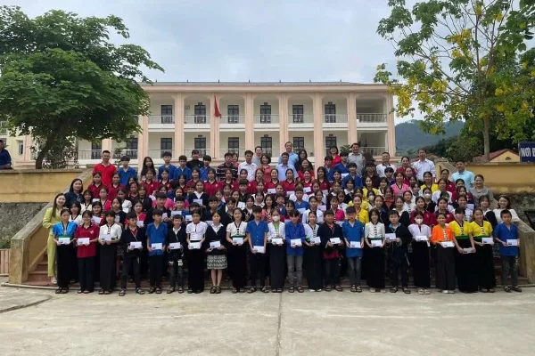 Học bổng cho học sinh vượt khó