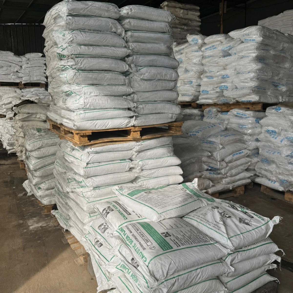 Xút vảy GRASIM CAUSTIC SODA FLAKES NaOH 99.5% Ấn Độ — Ảnh 2