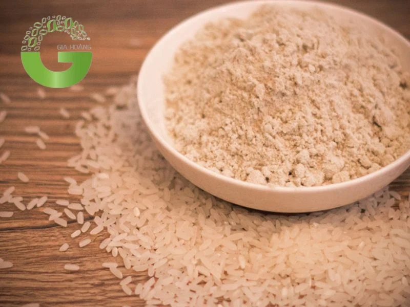 Sử dụng cám gạo để gây màu cho ao nuôi tôm