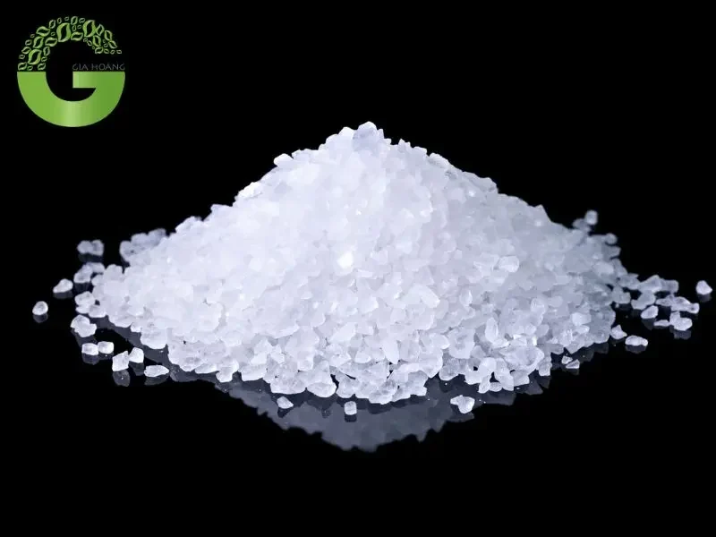 NaOH có trong tự nhiên không?
