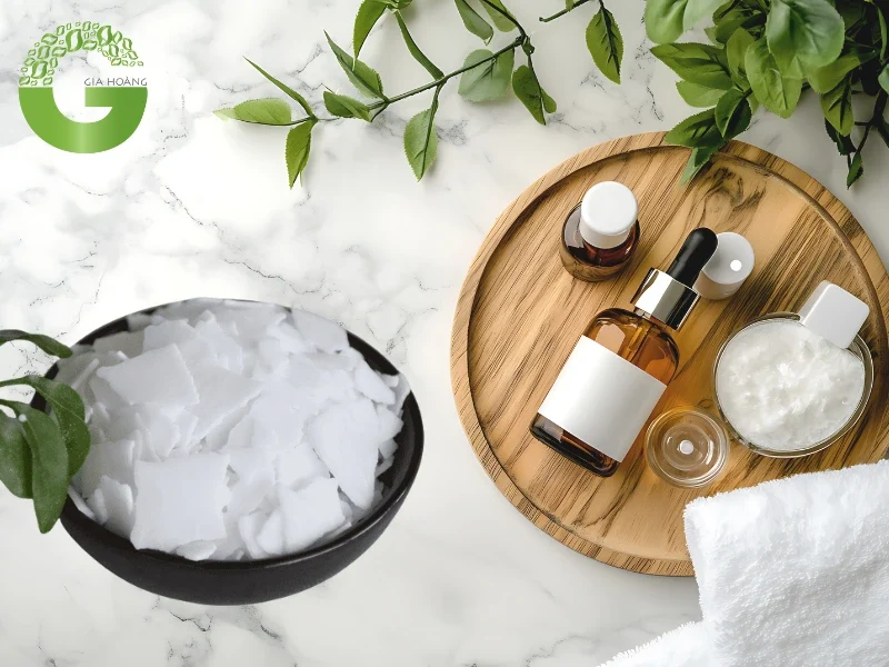 Cơ chế tác động và lợi ích của xút vảy