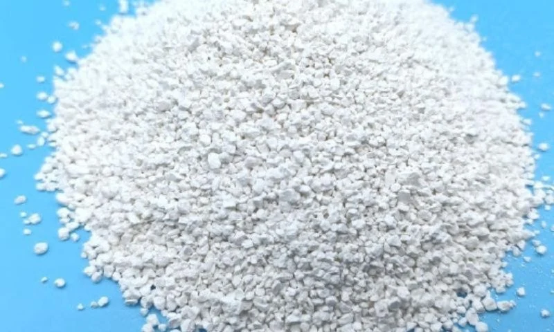 Chlorin 70% Nhật Bản có màu trắng dạng bột