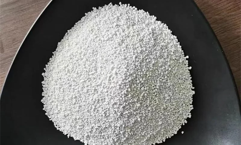 Chlorin có thể phản ứng trong không khí sinh ra khí Clo